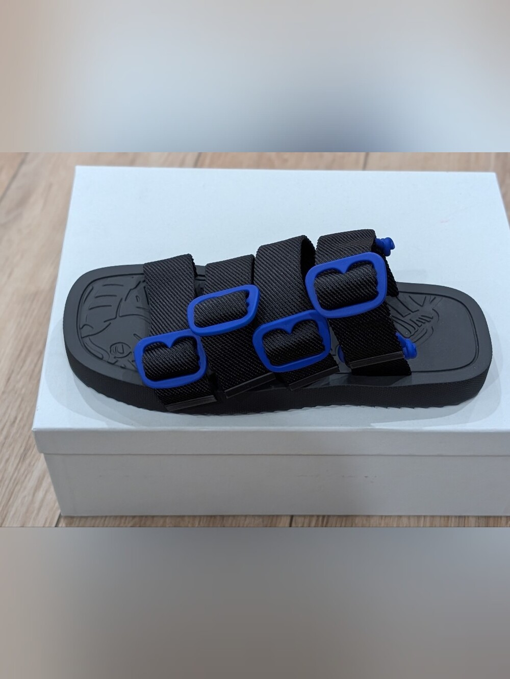 $660 Mens BURBERRY Nylon Strap Sandals Blue/Black 43 US 10 - Picture 3 of 8